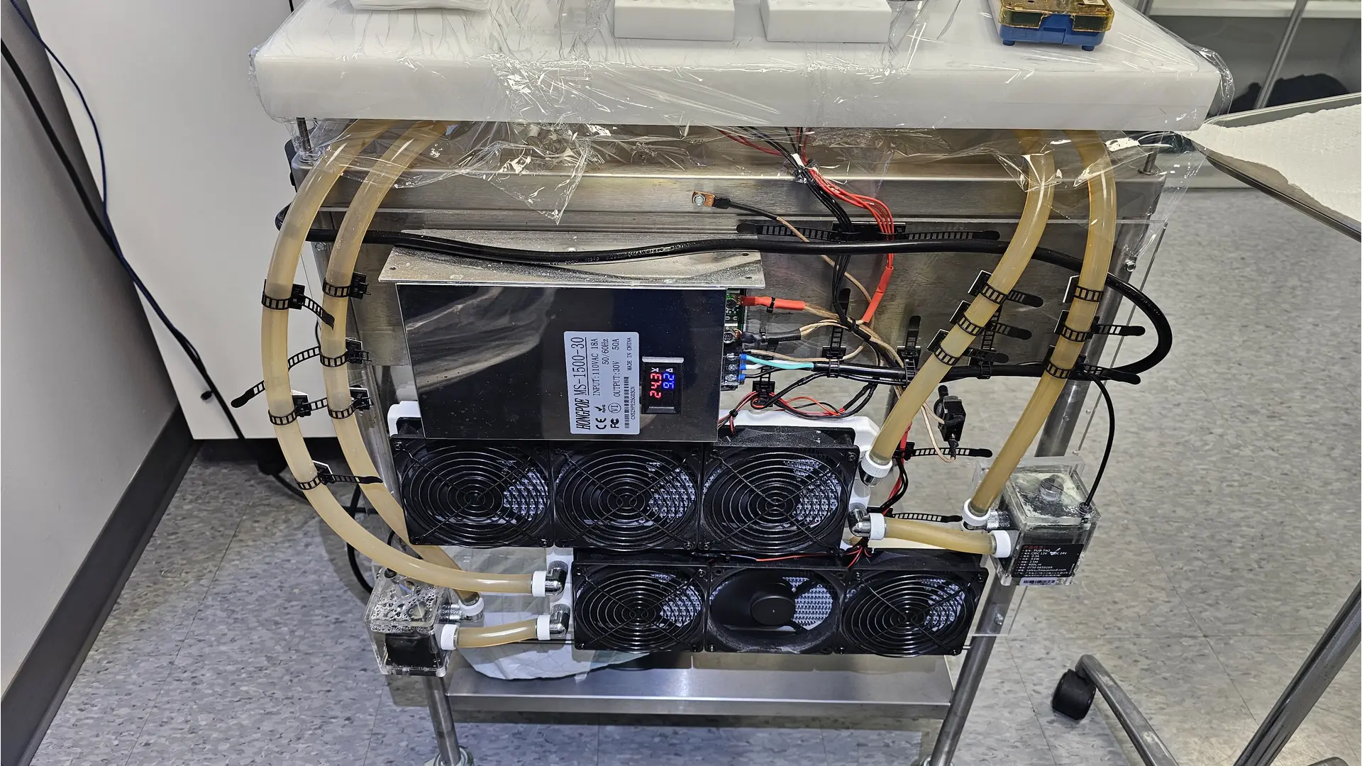 Peltier-Powered Surgical Cold Table